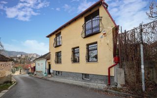 Casă deosebită de vânzare în centrul Brașovului - Poză 7