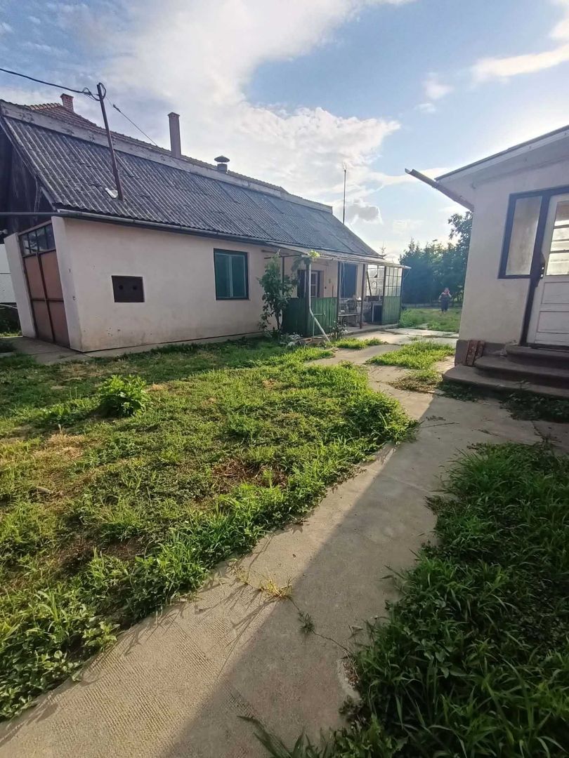 BRASADAS vinde casă 3 cam teren 9200 mp. in zona Closca. - Poză 1