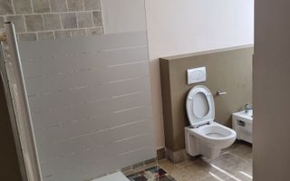 De închiriat apartament deosebit ultracentral, 3 camere, 2 băi, utilat - Poză 4