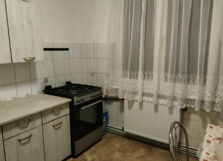 Garsoniera zona Tractorul ,bloc de apartamente - Poză 6