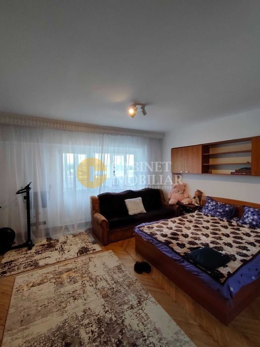 CUG la bulevard 1 camera Decomandat - 40mp - etaj intermediar - Poză 2