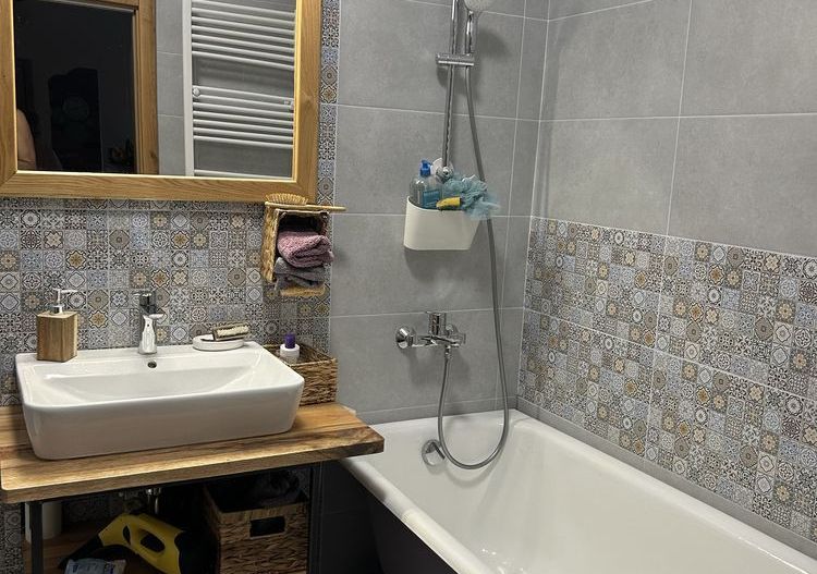 Agenția BRASADAS vinde apartament 3 cam central etaj 2/2. - Poză 3