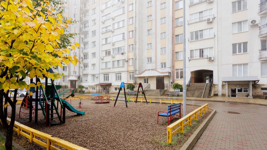 Vânzare 3 dormitoare separate, living generos și debara la etaj CADOU - Poză 19