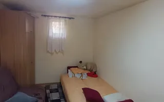 Casă spațioasă cu 4 camere , curte și teren generos în Mașloc - Poză 13