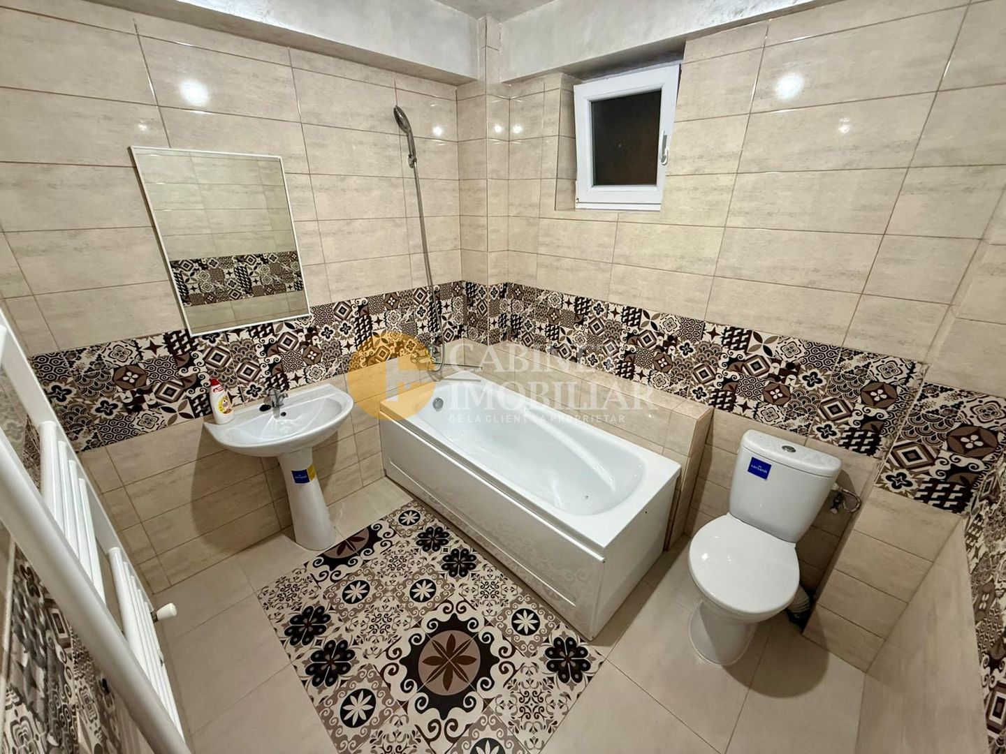 3 CAMERE DECOMANDAT--2 BAI--ROND MALL MOLDOVA - Poză 7