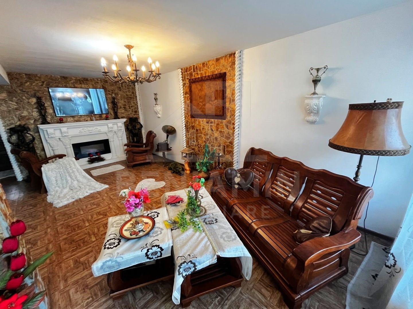 Casa Deosebita 3Camere 3Bai 1460mp Teren Garaj Piscina Bariera Valcii - Poză 3