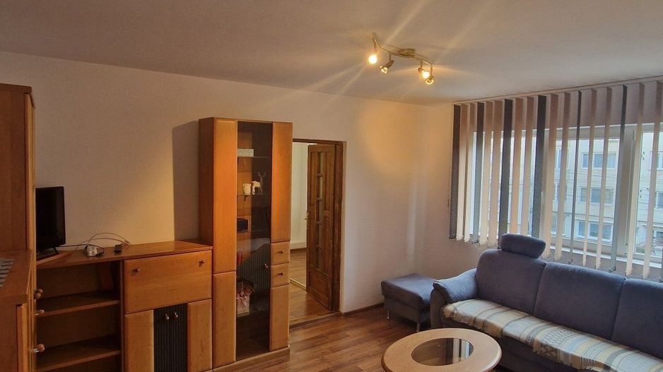 Apartament cu 3 camere de închiriat în zona Moroasa 1 - Poză 2
