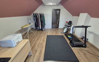 Casă cu grădină generoasă, perfectă pentru familie - Luna de Sus. - Poză 4