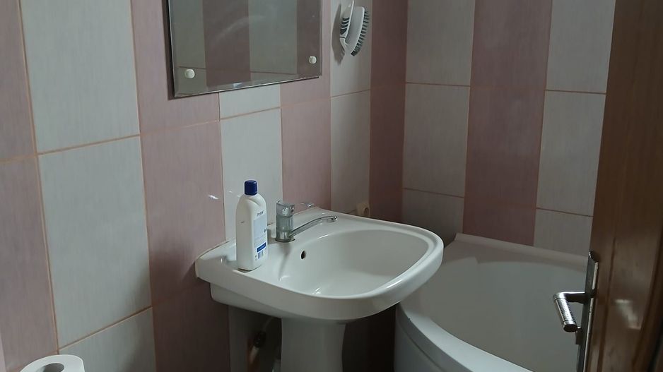 Inchiriez pentru cazare Vila cu 7 camere - Poză 11