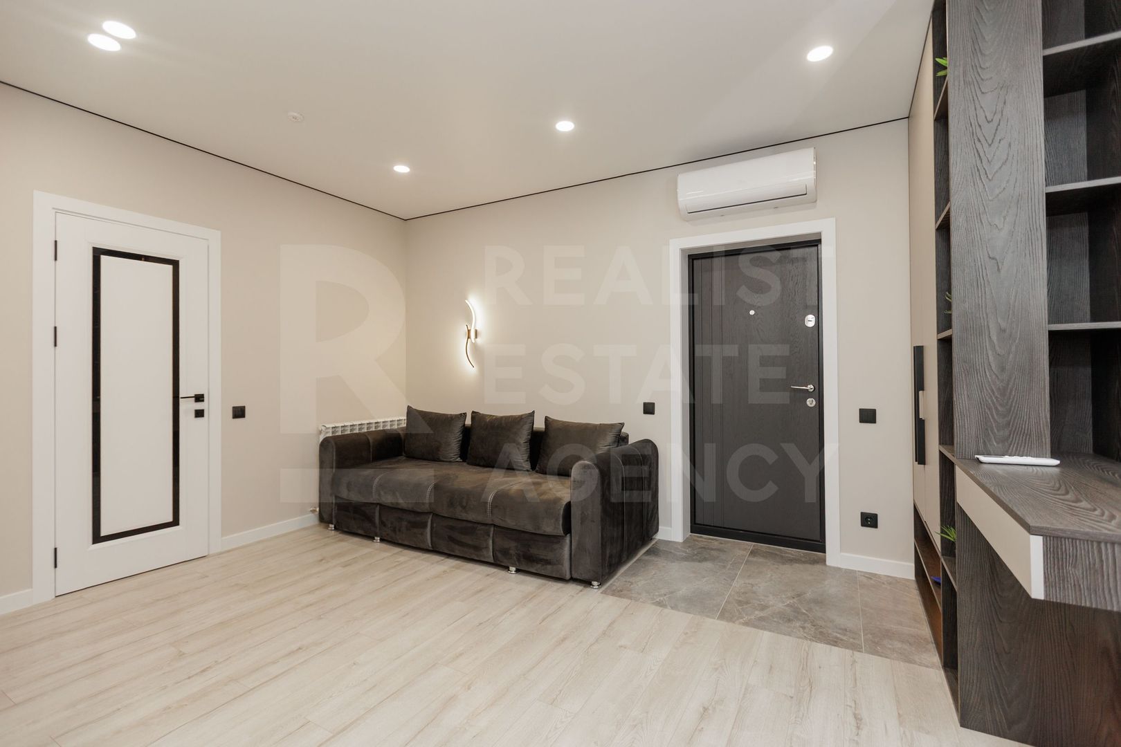 Vânzare, apartament, 1 cameră + living, str. Vasile Lupu, Buiucani - Poză 2