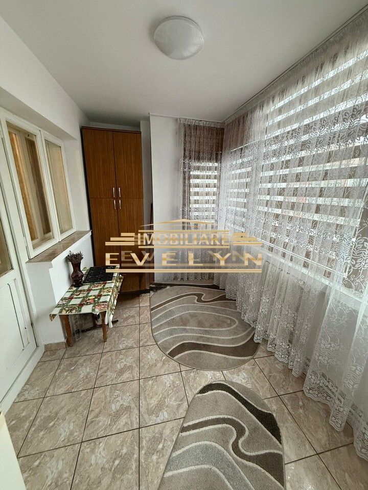 De vânzare apartament 3 camere – zona Pietonalul Transilvaniei (Piata Mare) - Poză 7
