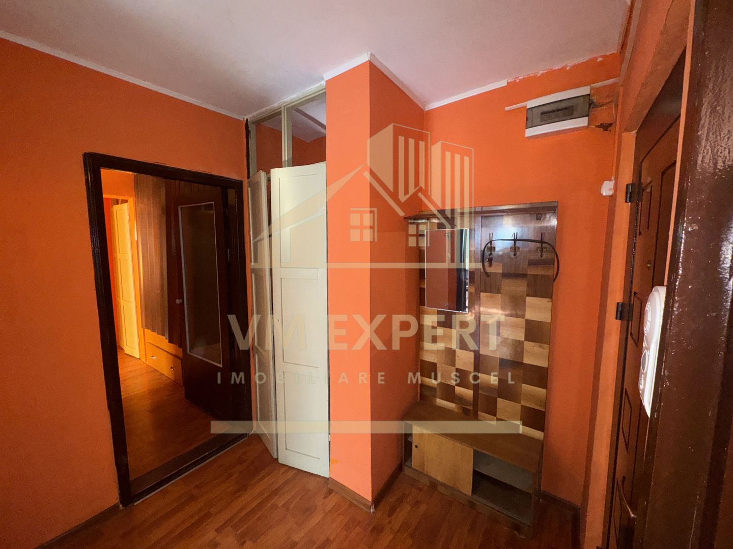 APARTAMENT 3 CAMERE ETAJ 1 GRUI - Poză 2