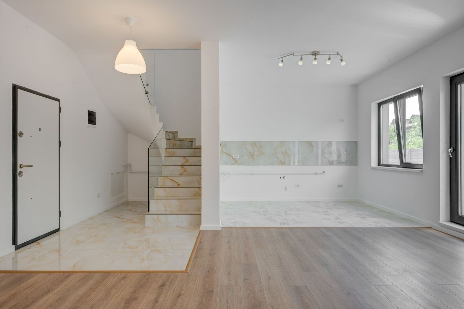 Case Insiruite  in Drumul Taberei ! Compartimentare Reușită ! - Poză 2