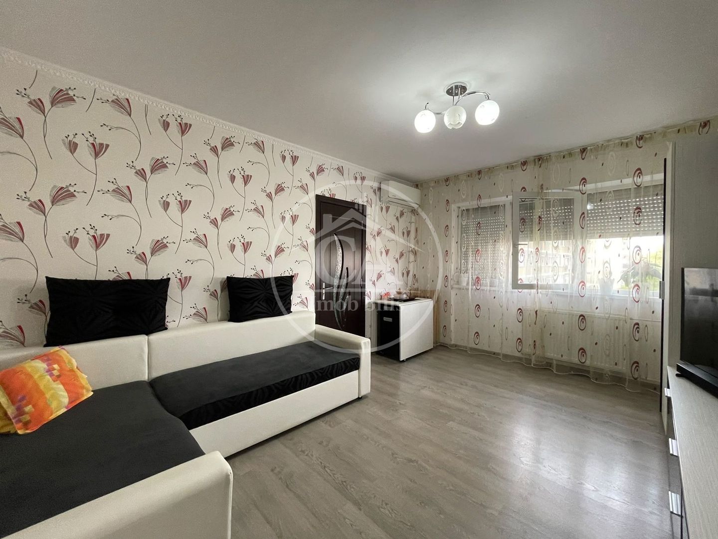 Apartament cu 2 camere de vânzare în zona Rogerius, Oradea - Poză 3