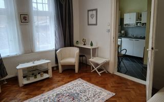 Garsonieră mobilată și utilată în zonă centrală – confort și accesibil - Poză 2