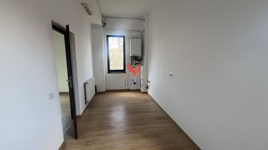 Spatiu Comercial / Birouri Central - Poză 13