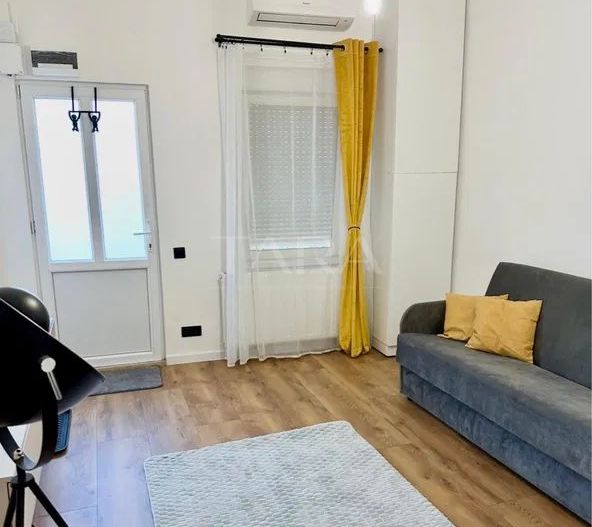 Apartament 1 camera ultracentral– renovat, într-o curte privată. - Poză 4