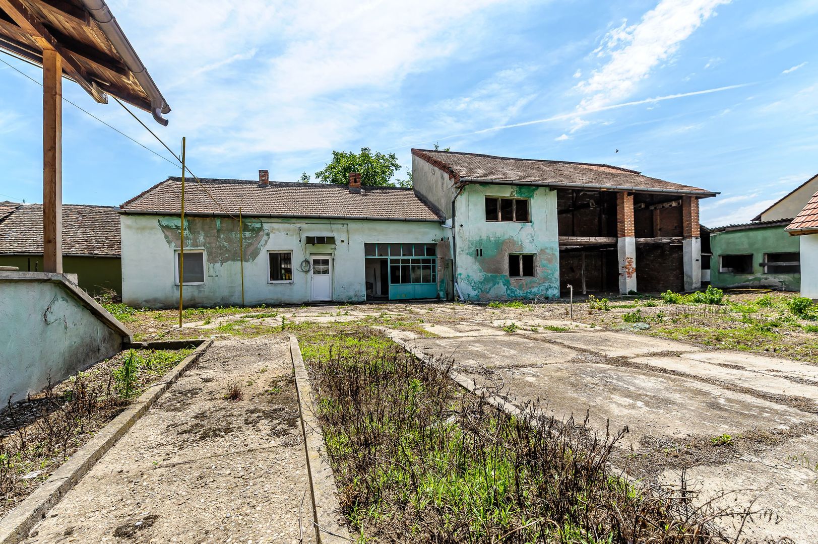 Casă spațioasă pentru familie mare. Curte generoasă, zonă accesibilă! - Poză 6