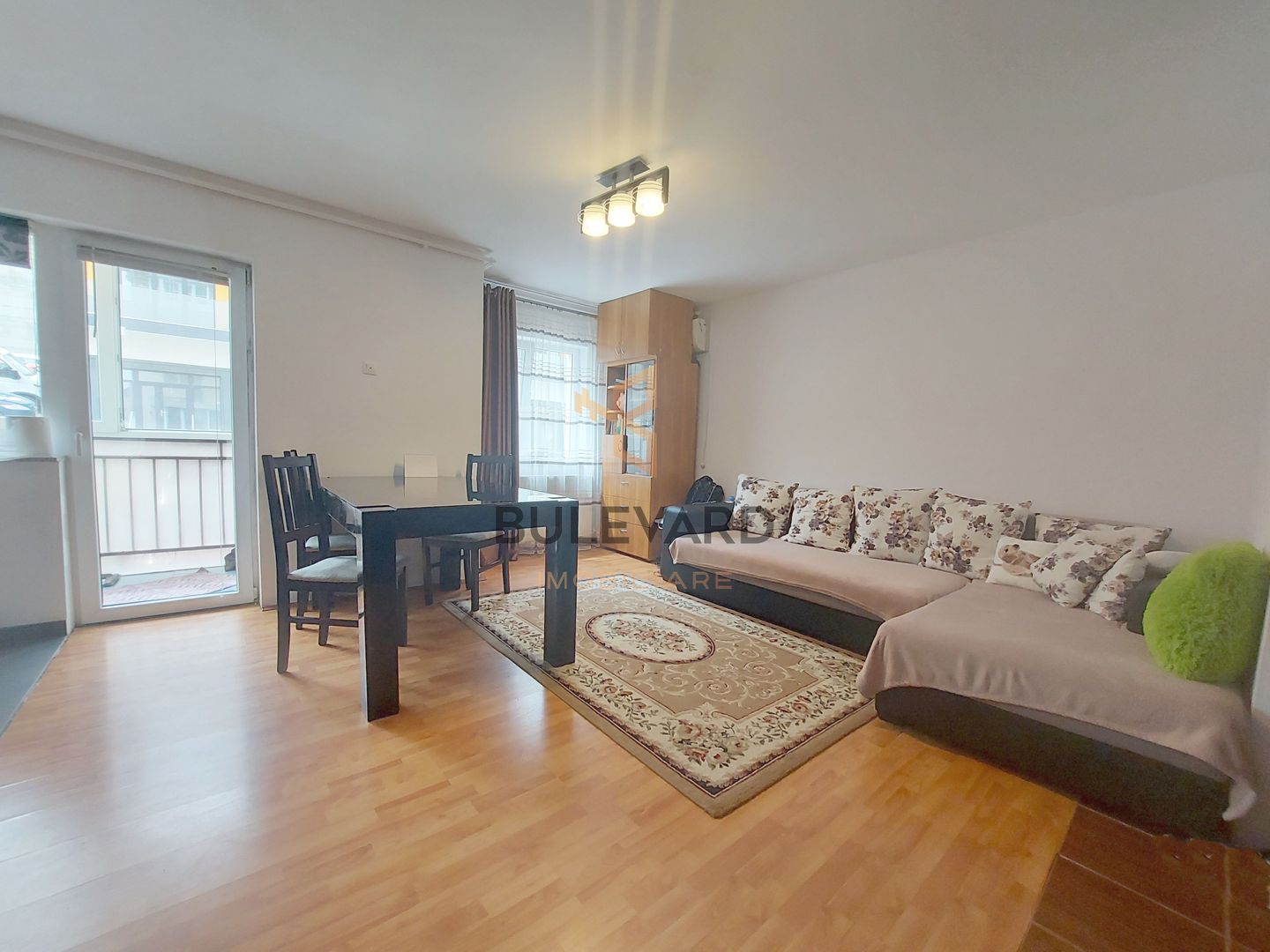 Apartament cu 3 camere/65 mp, zona strazii Eroilor! - Poză 1
