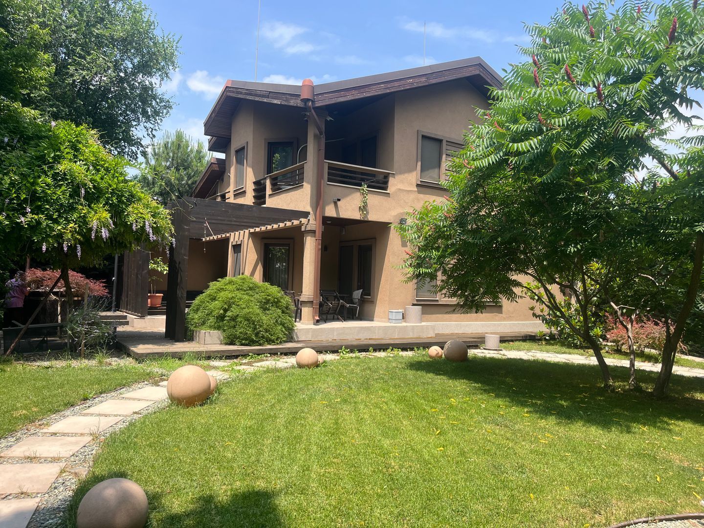 ANDRONACHE | Vila 4 Camere | Garaj | Curte Verde | Ciubar & BBQ - Poză 1