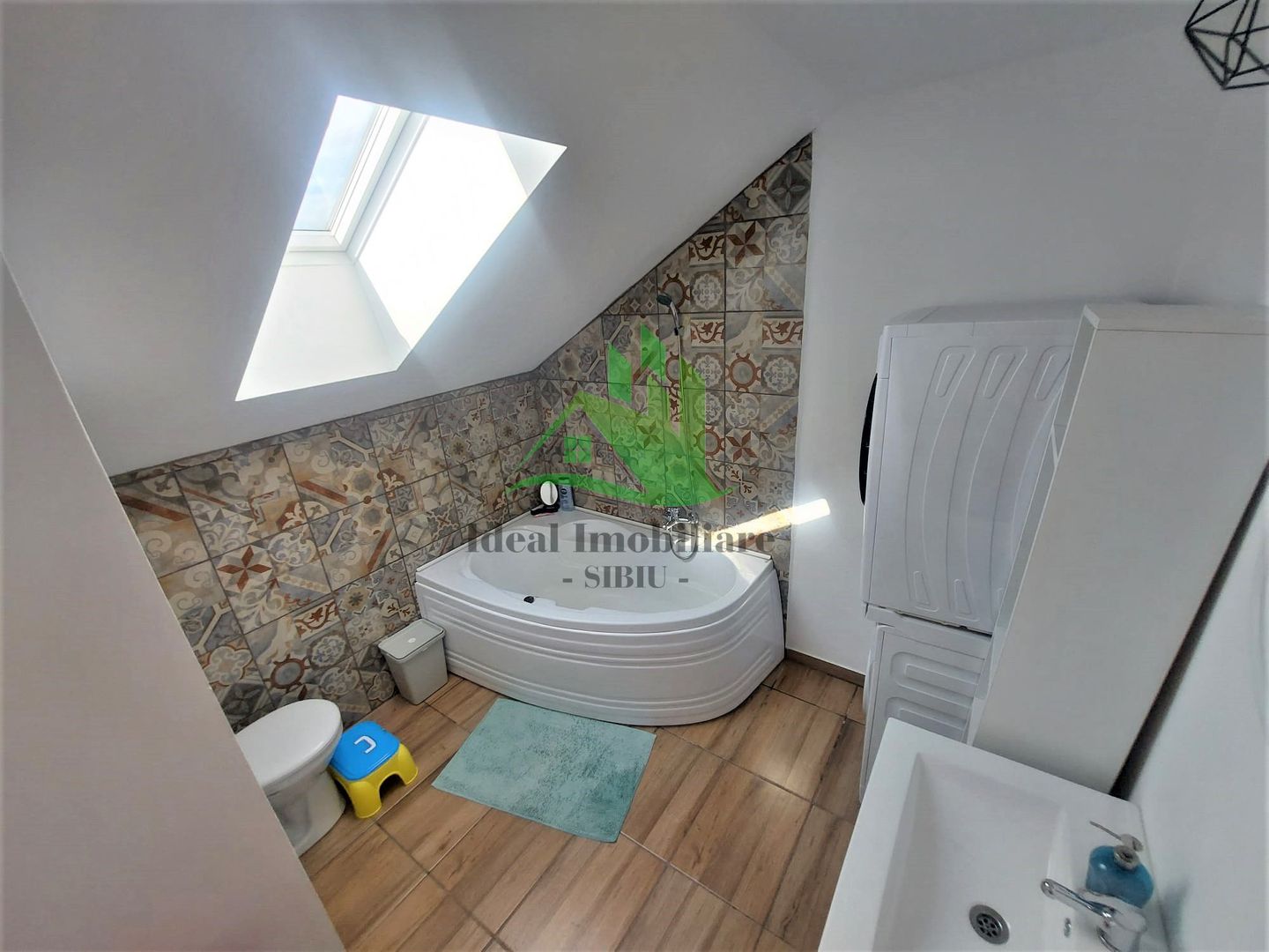 Apartament cu 4 camere in Selimbar, zona Pictor Brana - Poză 10