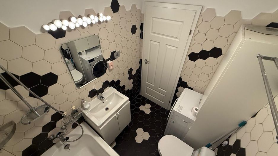 Închiriere Apartament 3 camere, 67,5 mp, etaj 3, bloc 2019, centrală proprie - Poză 13