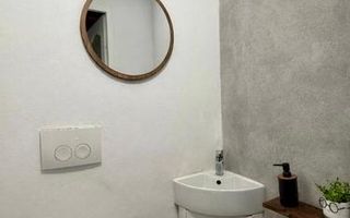 Casa ultracentral 3 camere 2 bai si curte privata pe Balcescu - Poză 8