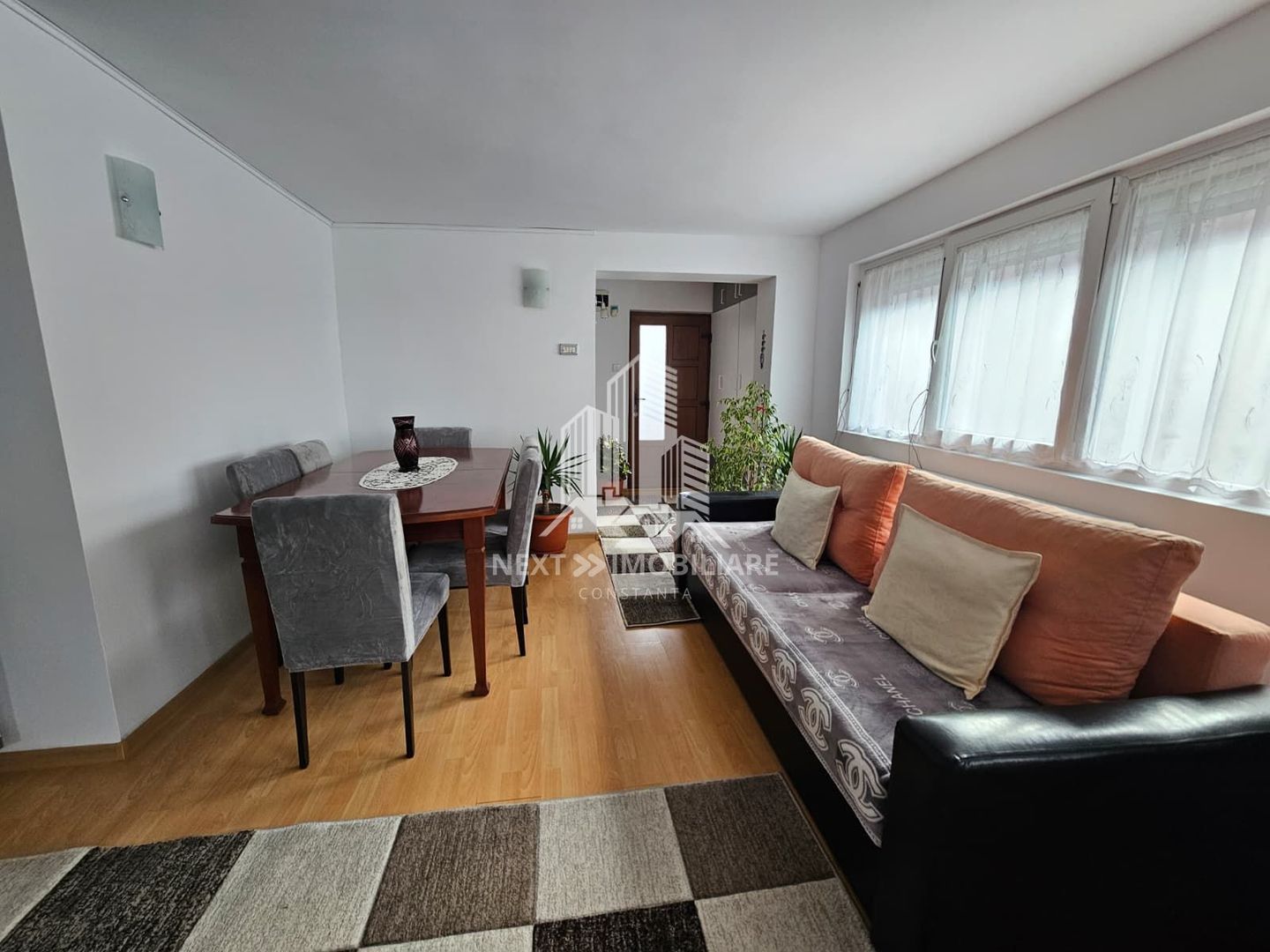 Casa 3 camere, langa Primaria Ovidiu,  teren 527 mp - Poză 4