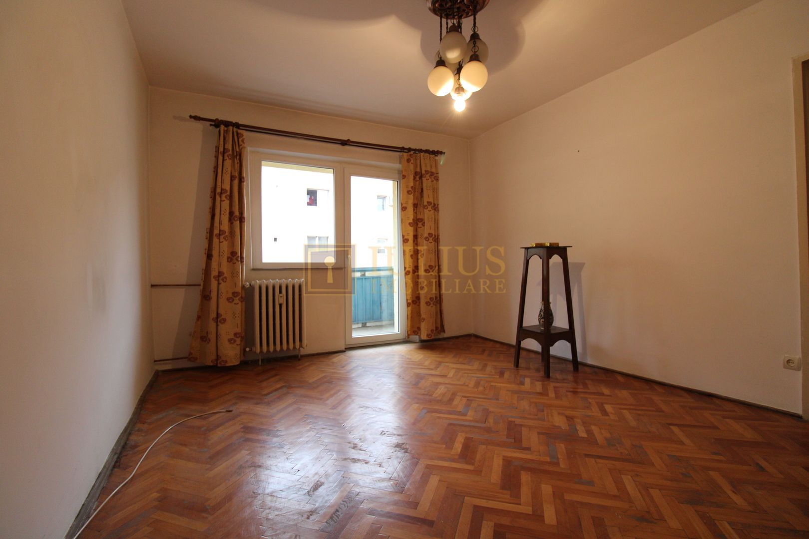 3camere, ideal pentru cei ce doresc sa renoveze de la zero un apartament. - Poză 4