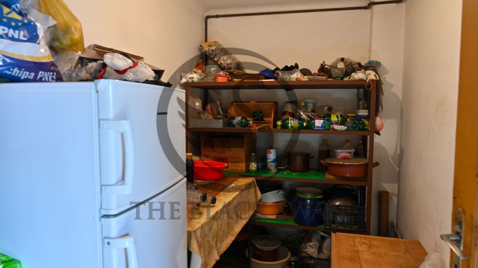 Casa cu 6 camere de vanzare | Zona Ultracentrala, Baicoi | Comision 0% - Poză 26