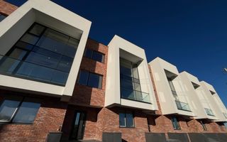 Vânzare, townhouse, 3 nivele, 6 camere, str. Salcîmilor, com. Stăuceni - Poză 1