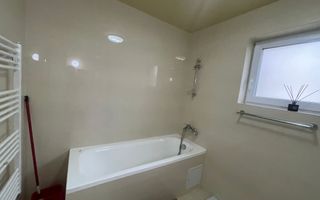 Apartament 4 camere,100mp, curte 120mp, 2 parcari, zona Eugen Ionesco - Poză 10