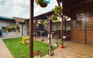 Apartament cu 3 camere la curte comună în Grădiște - Poză 12