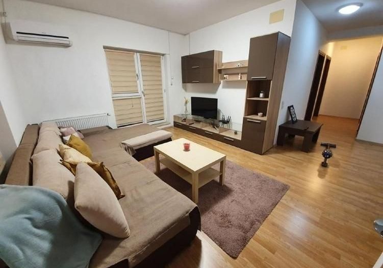 Apartament 3 camere, grădină proprie, parcare inclusă, centrală, boxă - Poză 1