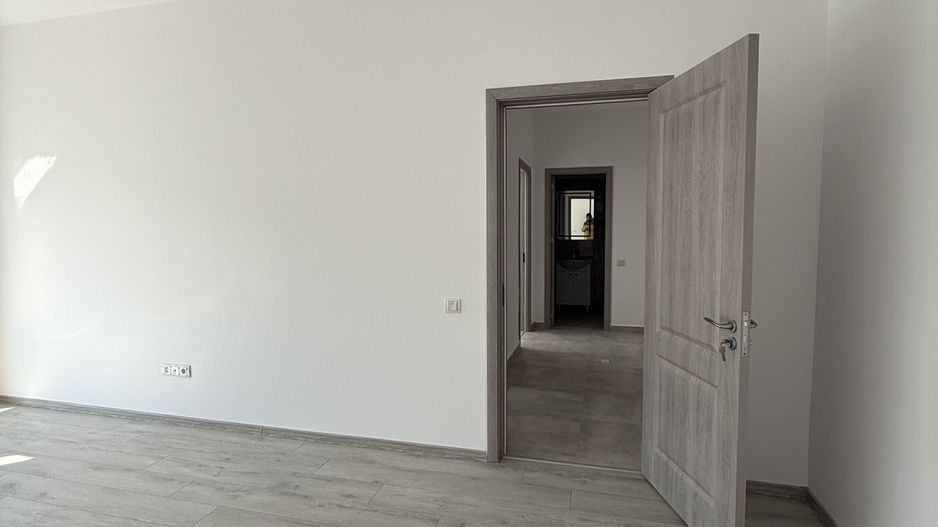 3 CAM. DECOMANDAT_BLOC P+4_SCOALA BRAUNER_METROU N. TECLU! - Poză 4