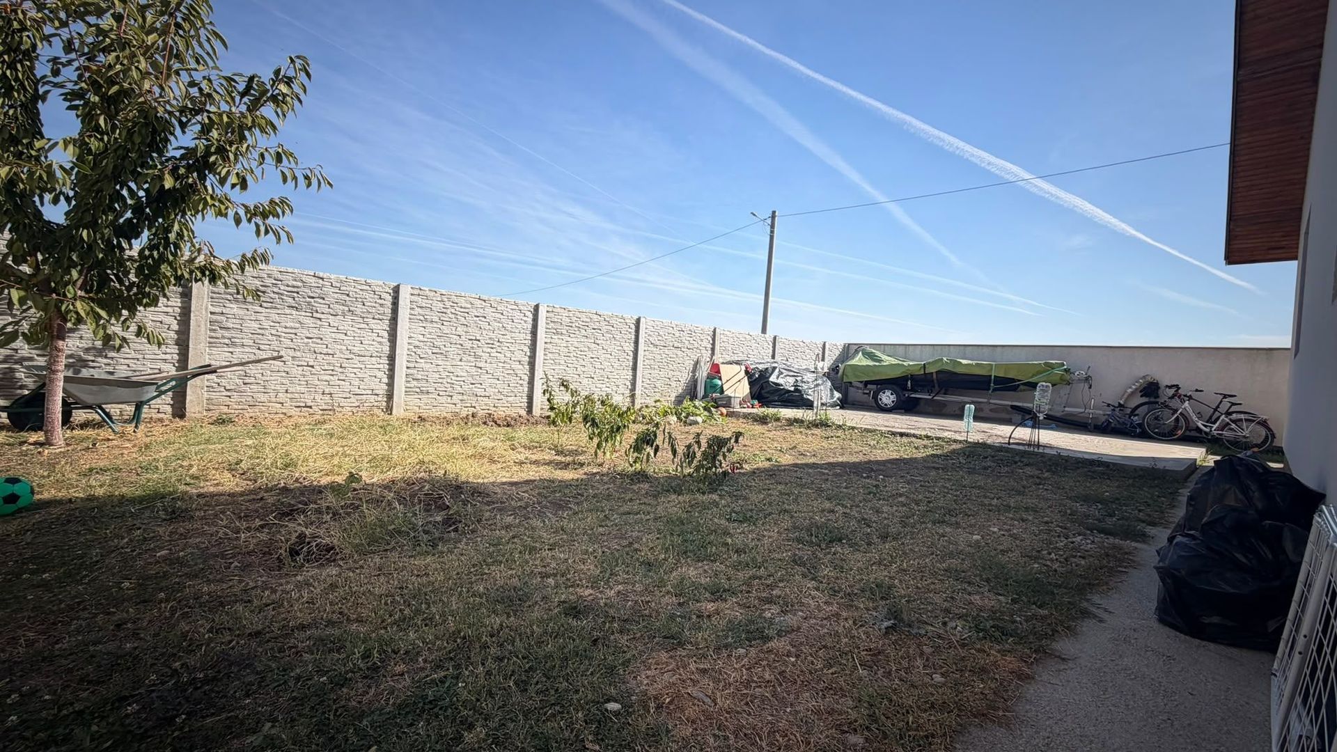 CASĂ INDIVIDUALĂ  DOMNESTI I COMPLEX PRIVAT | TEREN 430 MP | MOBILATĂ ȘI UTILATĂ - Poză 19