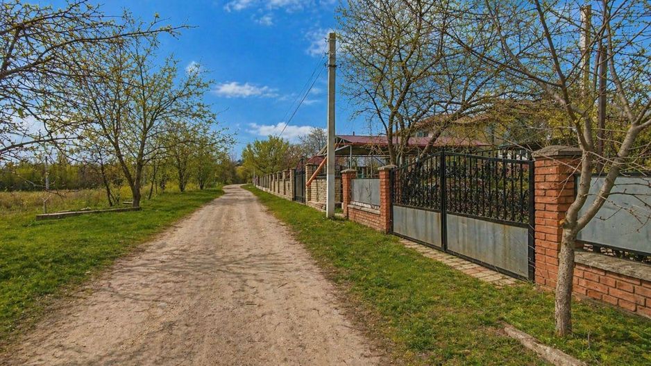 Casă + teren 7,48 ari și garaj – Drochia | 178 m² | 55.000 € - Poză 7