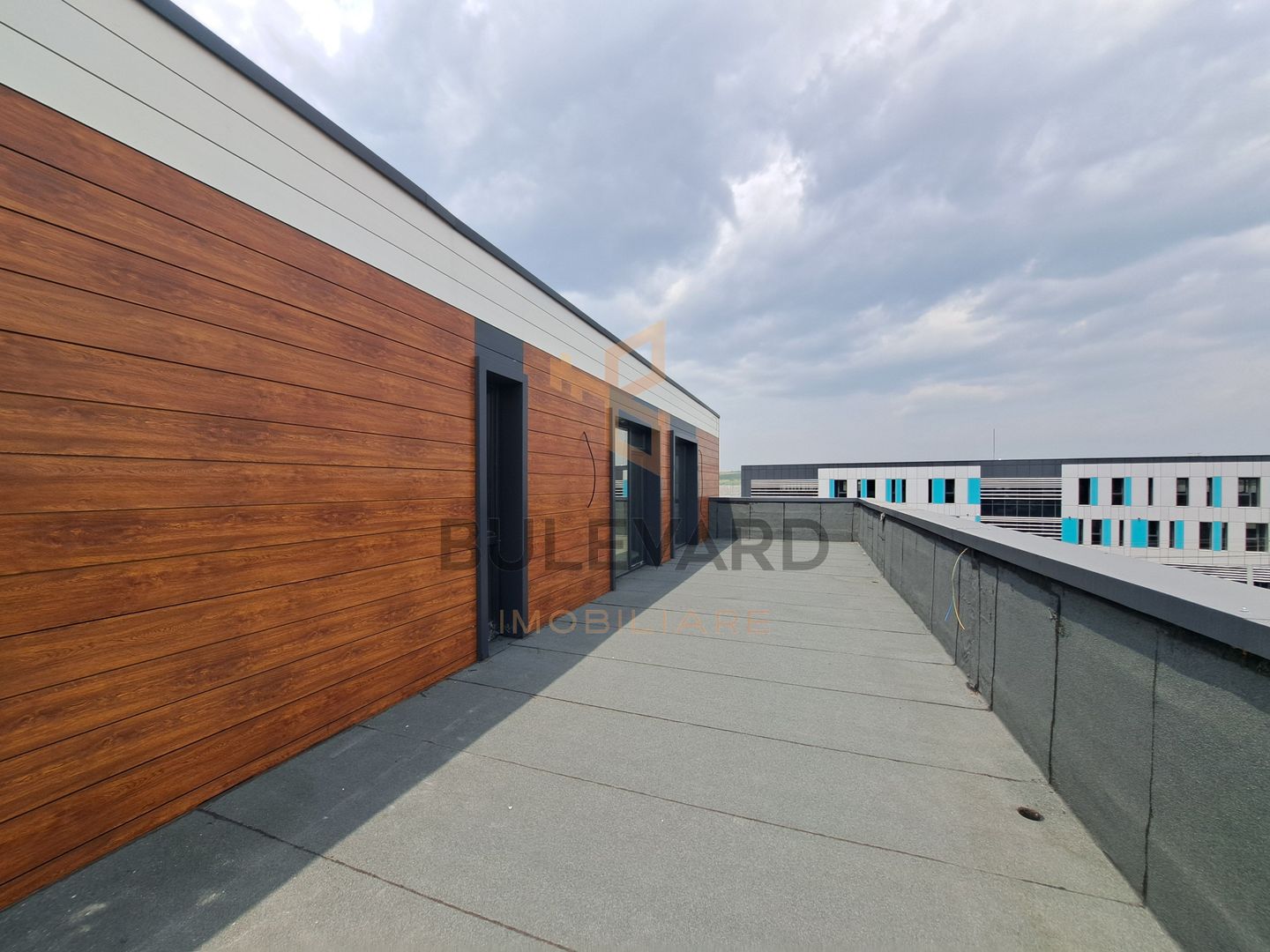 Cladire comerciala situata la drum intens circulat, 1365 mp utili + 20 parcari - Poză 9