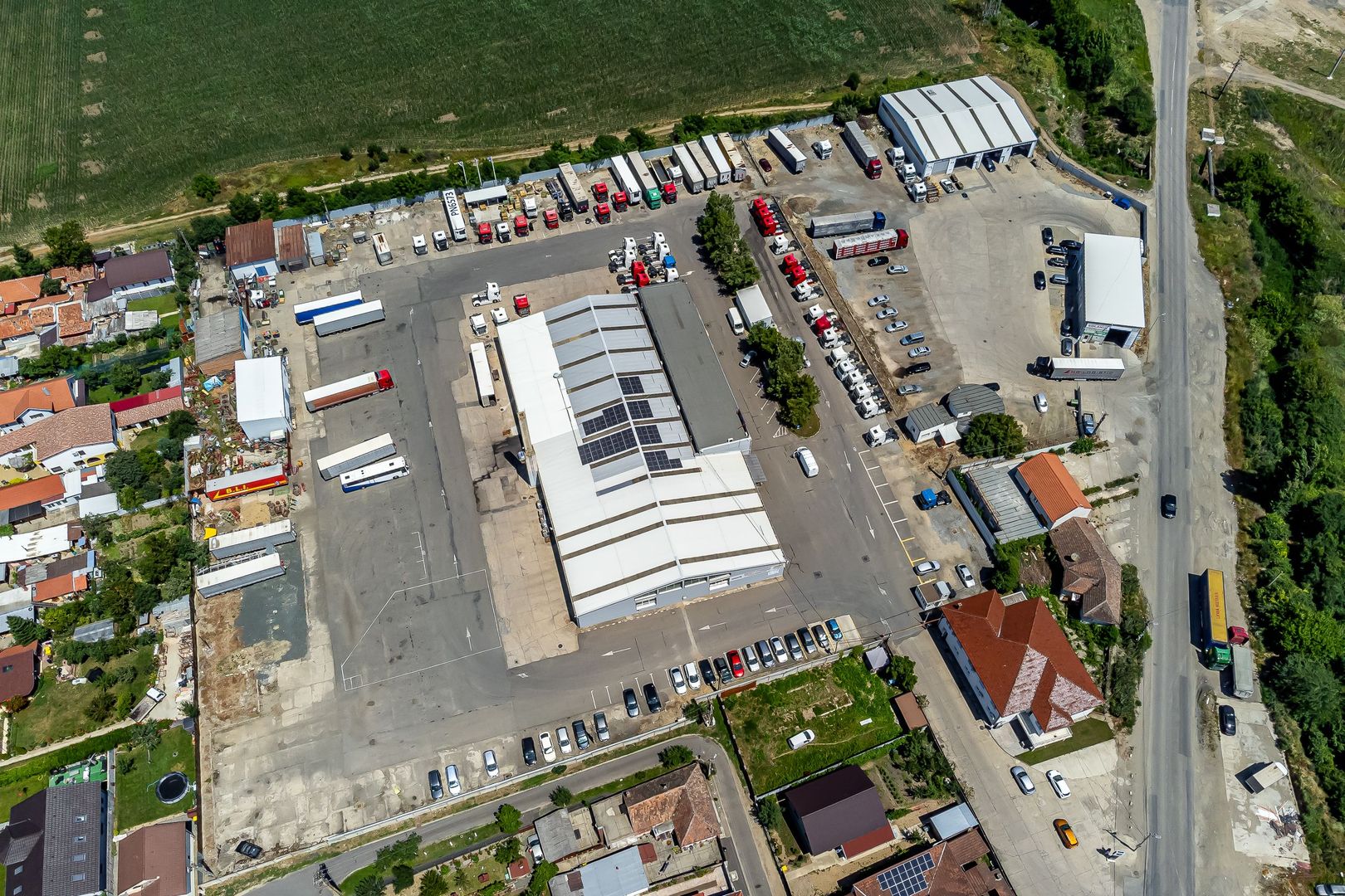 Birouri și platformă betonată cartier Micălaca - Poză 11