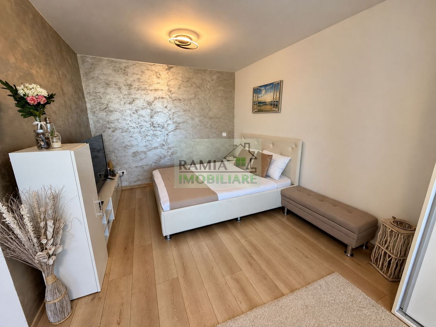 Studio 39 mp, Top City – Coresi, etaj 9/11, parcare, boxă, mobilat - Poză 5