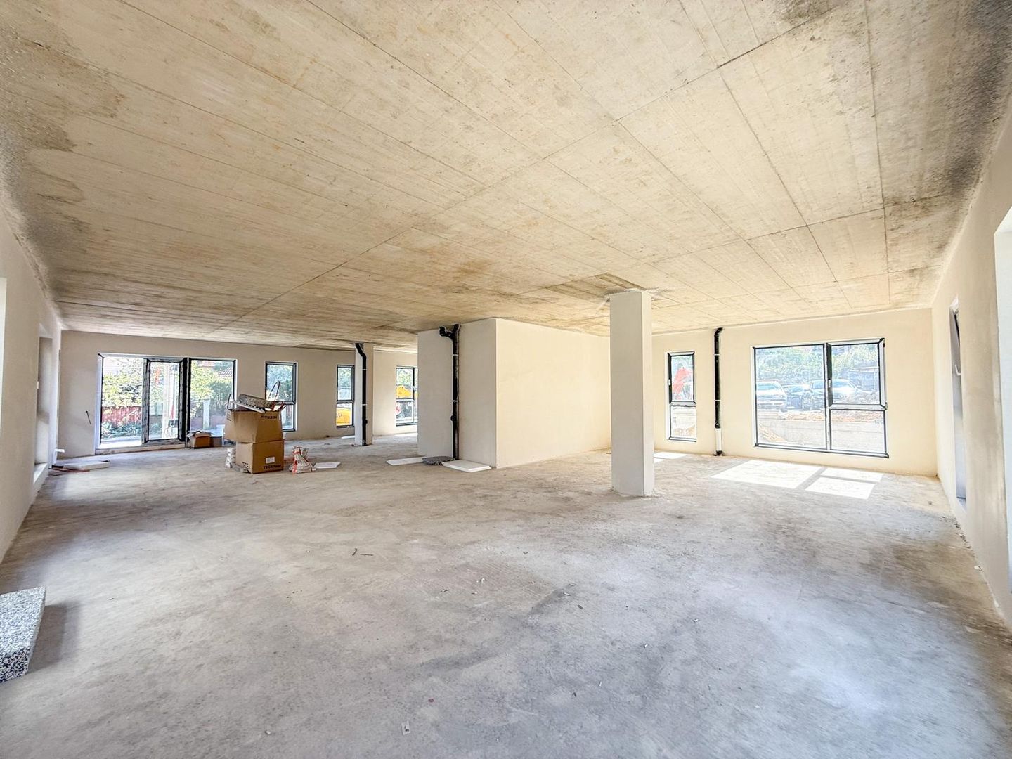 Spatiu comercial pretabil pentru diverse activitati comerciale! - Poză 2