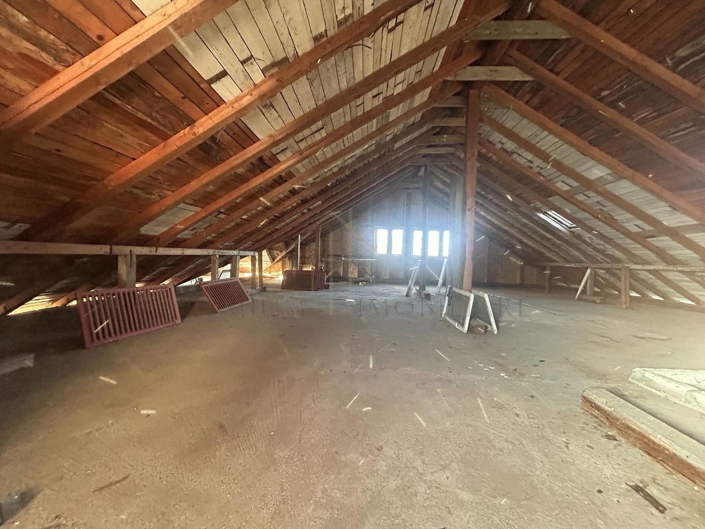 Proprietate multifuncțională cu potențial pentru investiții - Poză 14