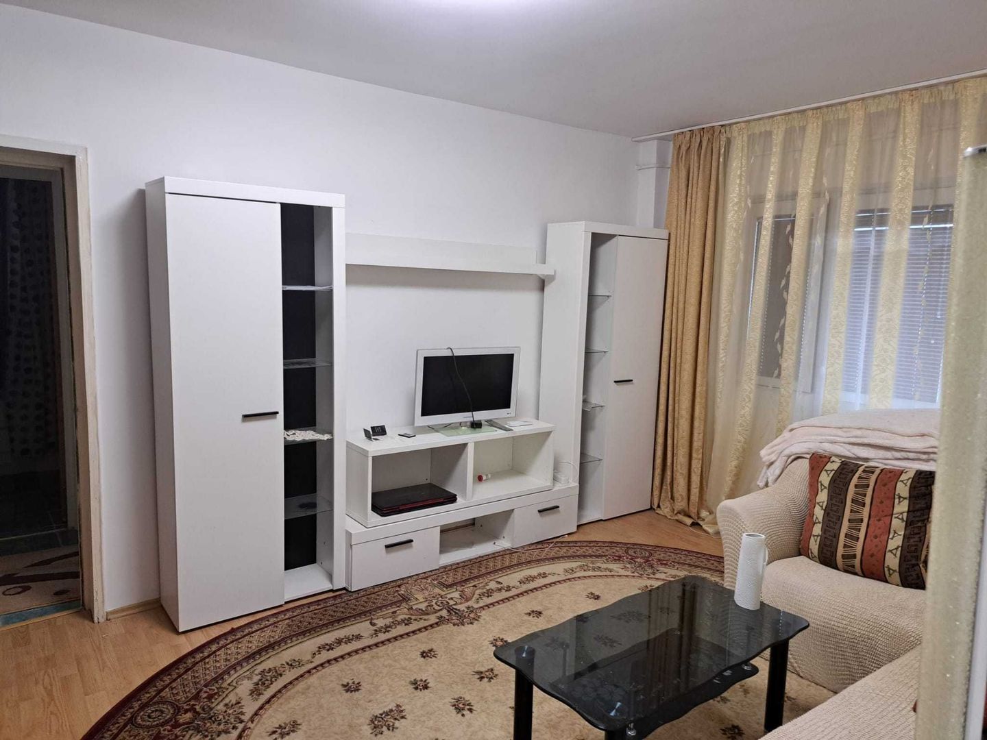 Apartament 2 camere de închiriat Tineretului - Poză 1