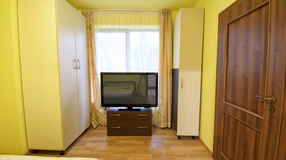 Casa cu 5 camere de inchiriat, zona Becas - Poză 9