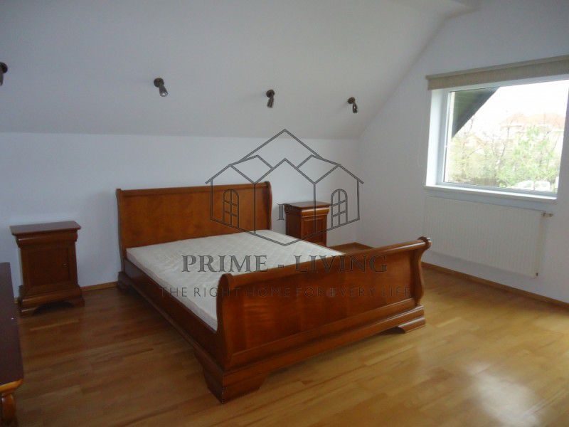 VILA RECENT RENOVATA LA INCHIRIERE - Poză 5