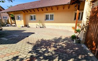Casa renovata, 4 camere, 2 terase, mobilata, utilata, 568 mp teren - Poză 2