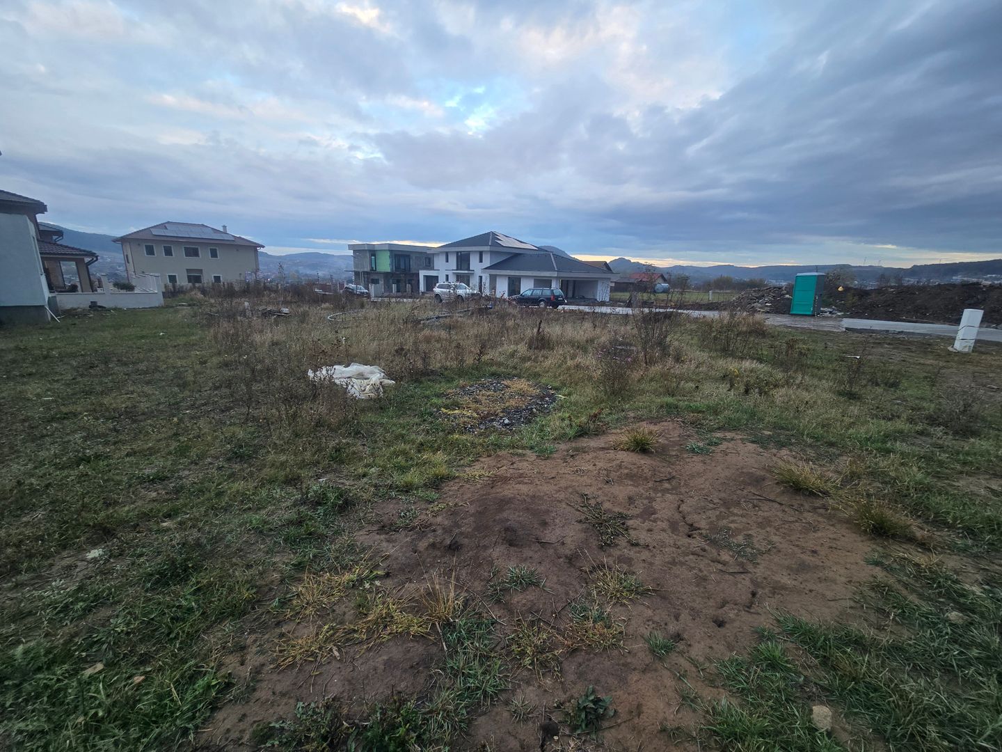 Teren 908mp.zona Penny Corunca CU duplex,toate utilitatile - Poză 4