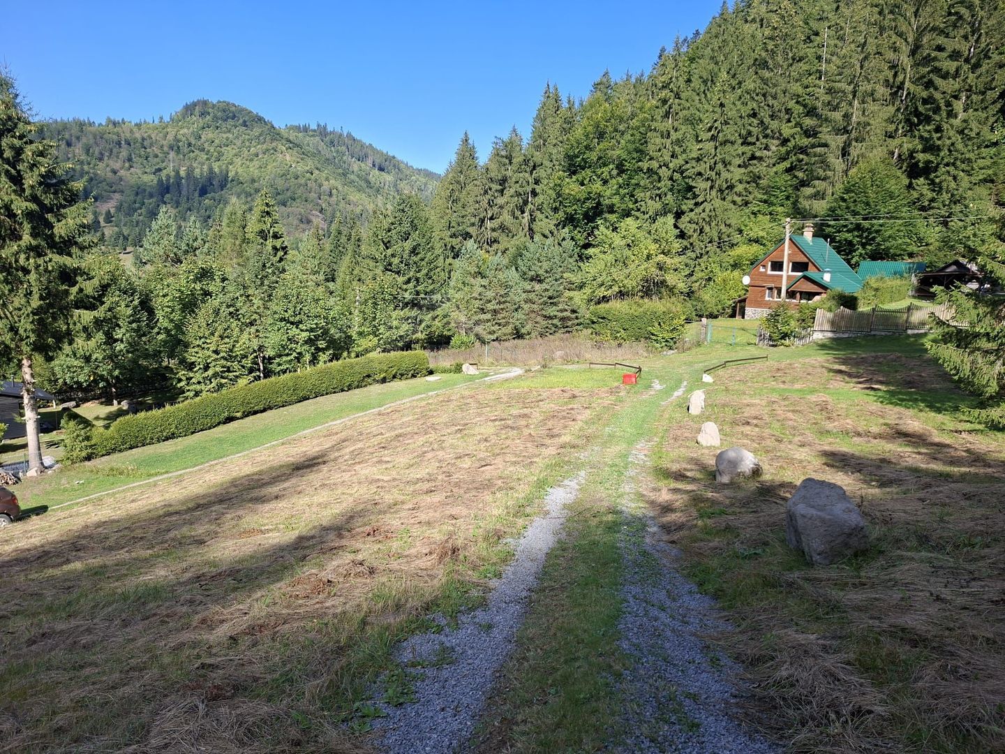 Teren intravilan la munte - Poză 4