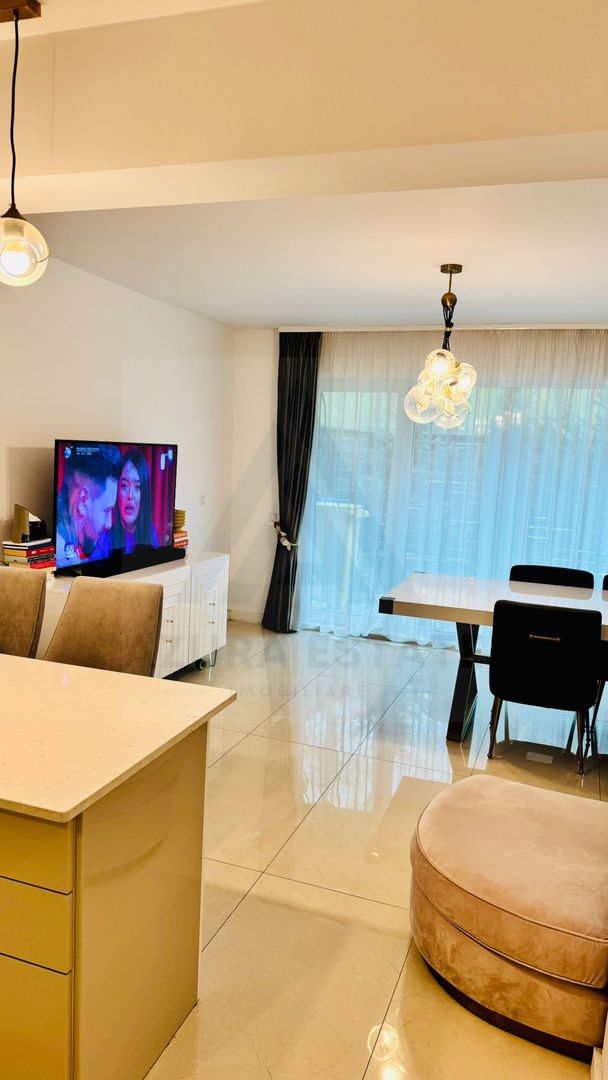 Casa moderna cu 6 camere terase 50 mp si curte in Parcul Sub Arini - Poză 6