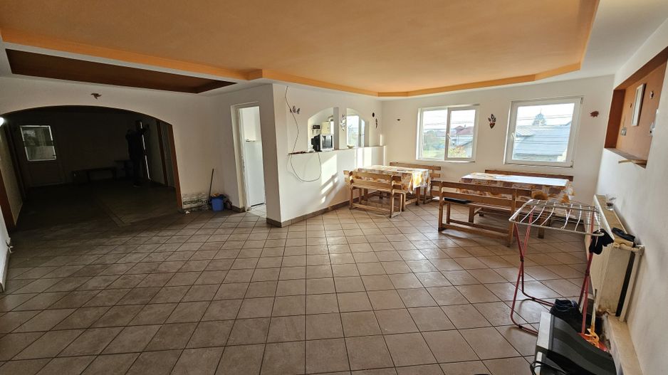 Spatiu comercial/camere cazare - 7 camere 135 mp Baicoi Prahova! - Poză 1